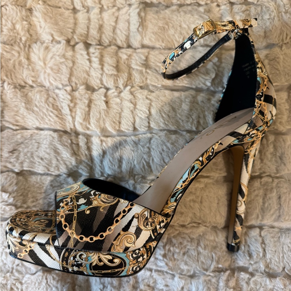 CLOSET CLEANOUT SALE Aldo Strappy ankle strap Heels gold chain blue tan sexy 9 - Picture 2 of 9